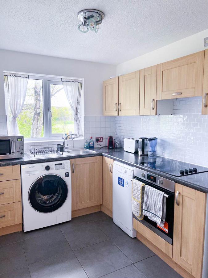 Lovely 2 Bedroom Flat With Free Parking, Great Transport Links To Central London, The Excel Centre, Canary Wharf And The O2! Экстерьер фото